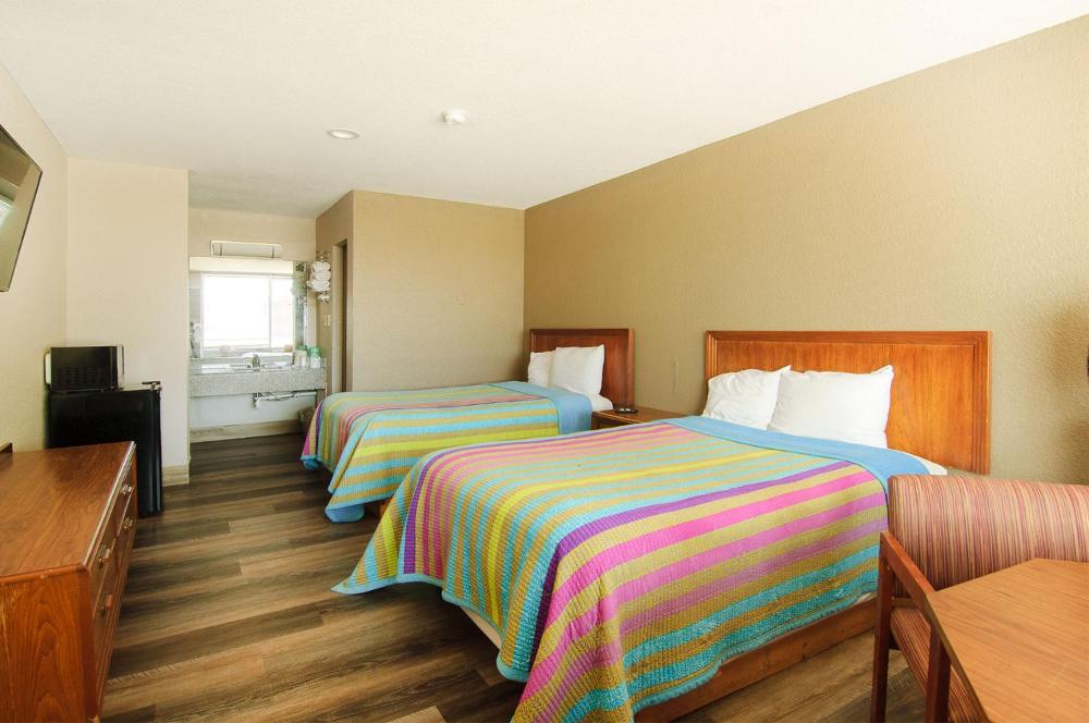 Deluxe Queen Room interior